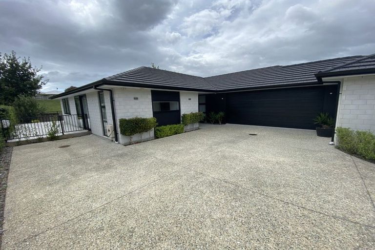 Photo of property in 38 Kiritiana Close, Pyes Pa, Tauranga, 3112