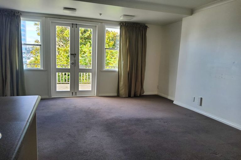 Photo of property in 221a The Terrace, Wellington Central, Wellington, 6011