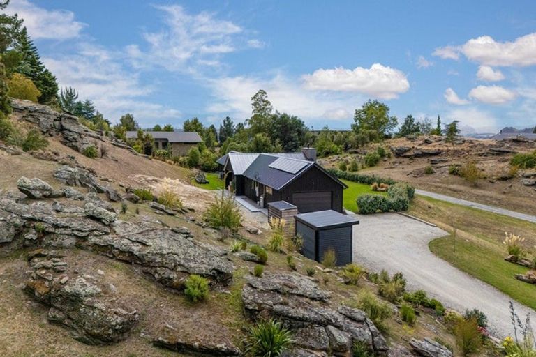 Photo of property in 98 Aronui Road, Bridge Hill, Alexandra, 9320