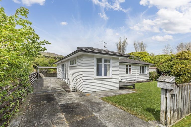 Photo of property in 10 Findlay Street, Tawa, Wellington, 5028