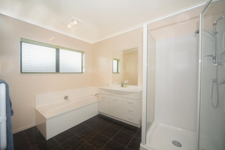 Photo of property in 15 Ludlam Way, Otaki, 5512