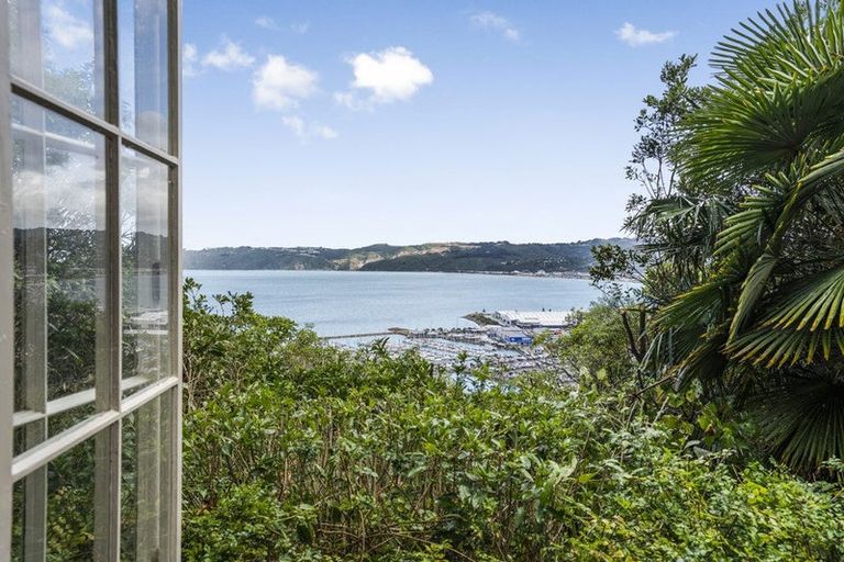 Photo of property in 12 Nikau Road, Point Howard, Lower Hutt, 5013