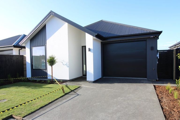 Photo of property in 12 Hiller Green Street, Halswell, Christchurch, 8025