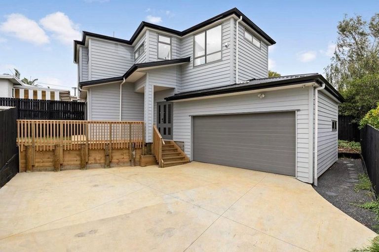 Photo of property in 24a Styca Place, Sunnyvale, Auckland, 0612