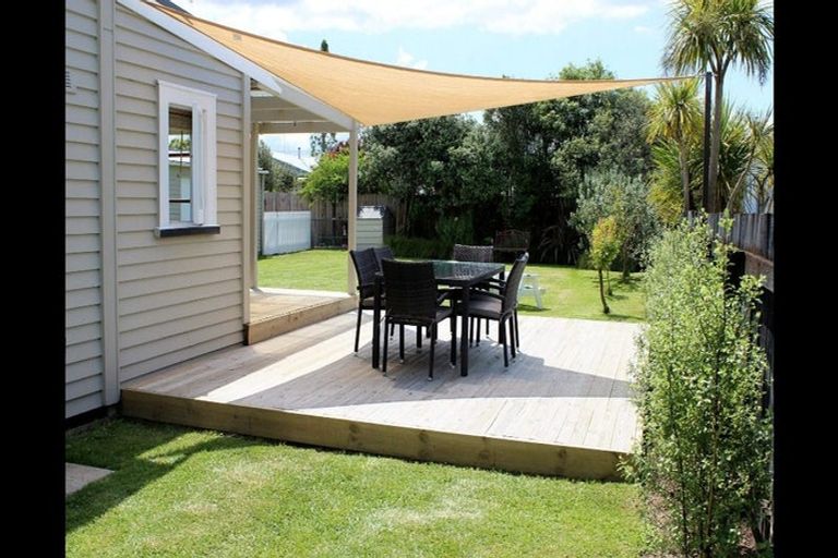 Photo of property in 27 Oxford Street, Fairfield, Hamilton, 3214