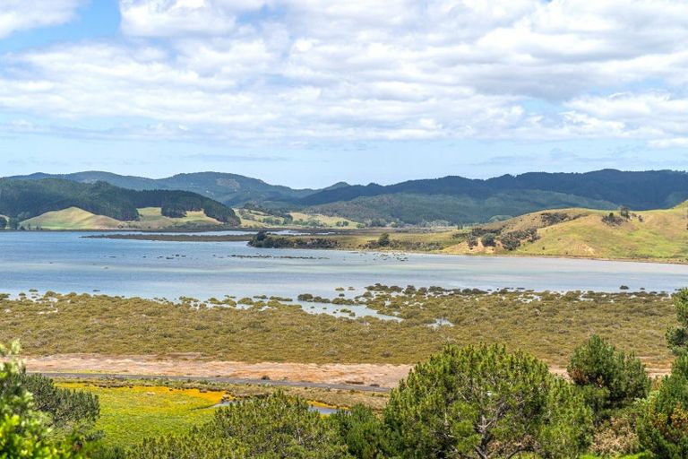 Photo of property in 108 Horongaherehere Row, Te Rerenga, Coromandel, 3582