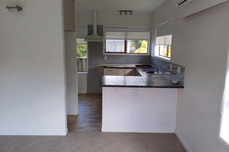 Photo of property in 1/13 Mannering Place, Hillcrest, Auckland, 0627