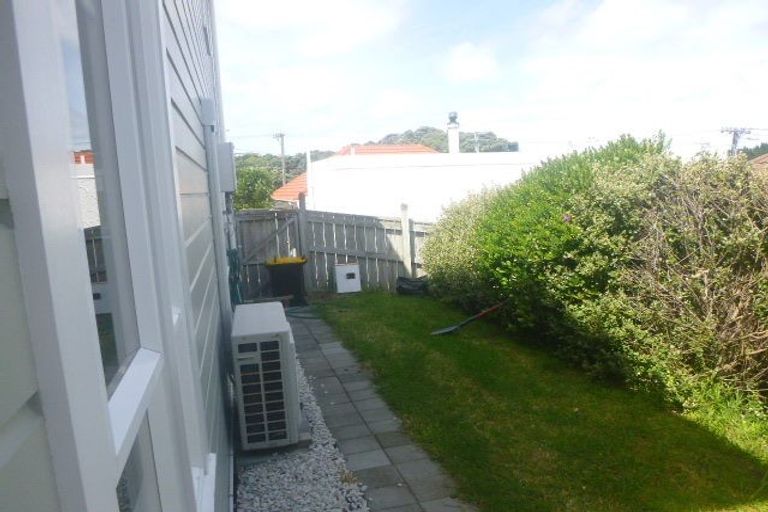 Photo of property in 4c The Quadrant, Miramar, Wellington, 6022