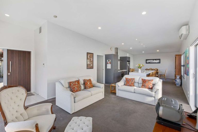 Photo of property in 5 Willowgrange Place, Pukekohe, 2120