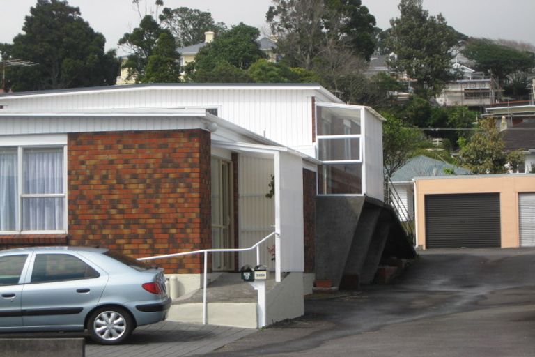 Photo of property in 303a Devon Street West, New Plymouth, 4310