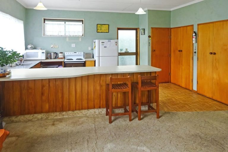 Photo of property in 8 Cousins Avenue East, Foxton Beach, Foxton, 4815