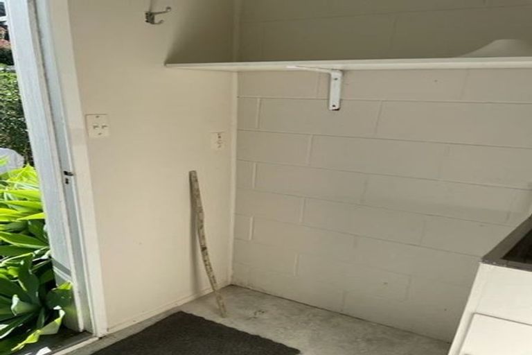 Photo of property in 2/11 Aorangi Place, Birkenhead, Auckland, 0626