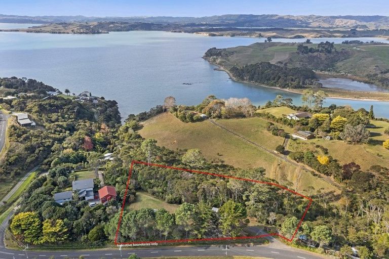 Photo of property in 32 Greenslade Road, Raglan, 3295