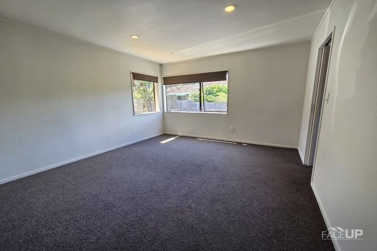 Photo of property in 1/179 Wiseley Road, West Harbour, Auckland, 0618