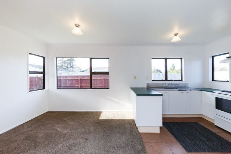 Photo of property in 53b Chatsworth Place, Highbury, Palmerston North, 4412