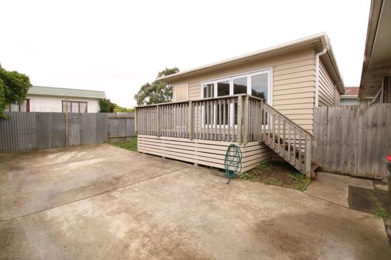 Photo of property in 49a Woodglen Road, Glen Eden, Auckland, 0602