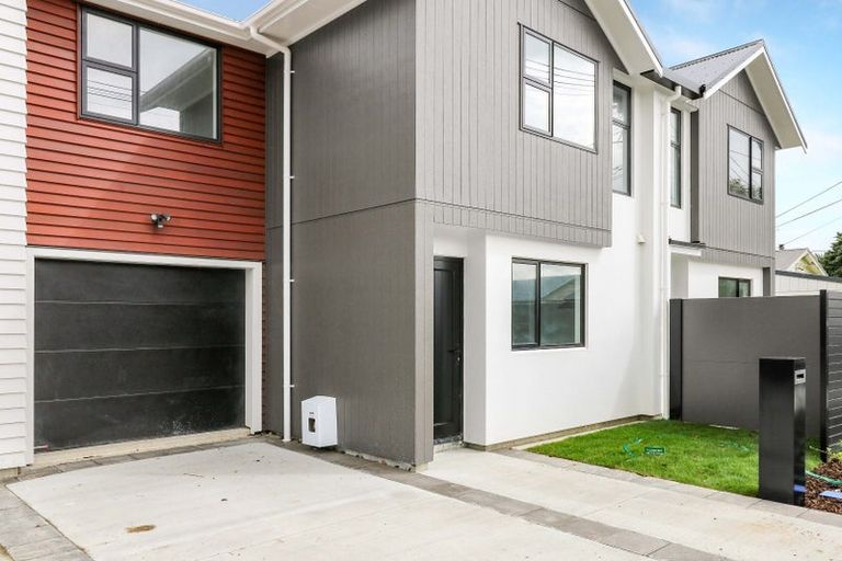 Photo of property in 1b Raymond Terrace, Fairfield, Lower Hutt, 5011