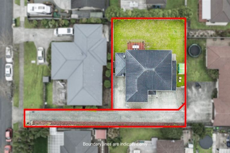 Photo of property in 1c Babich Road, Henderson Valley, Auckland, 0614