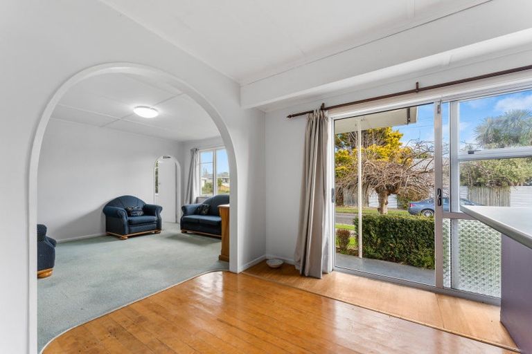 Photo of property in 2 Stoke Place, Awapuni, Palmerston North, 4412