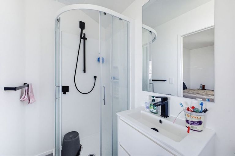 Photo of property in 6 Banks Street, Marfell, New Plymouth, 4310