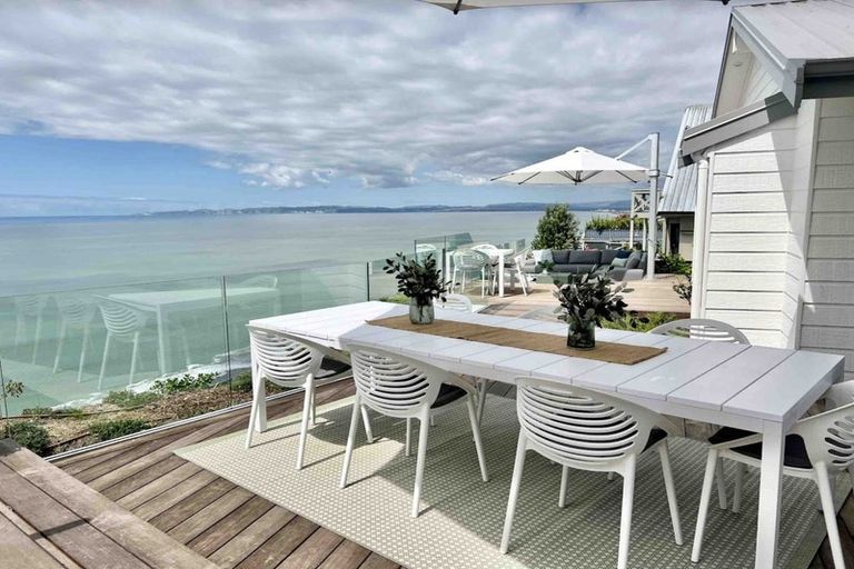 Photo of property in 139 Priestley Terrace, Bluff Hill, Napier, 4110