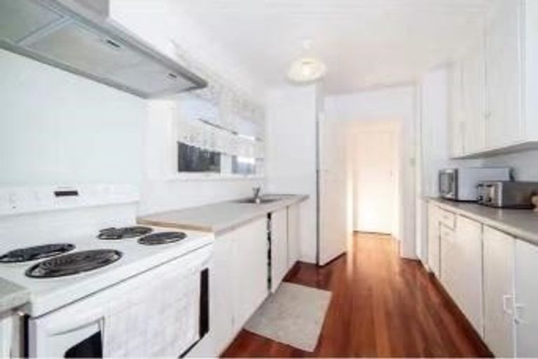 Photo of property in 1/13 Bowman Road, Forrest Hill, Auckland, 0620