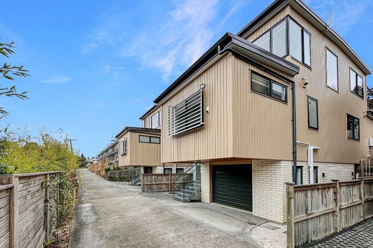 Photo of property in 49b Northboro Road, Belmont, Auckland, 0622