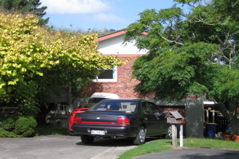 Photo of property in 11 Highlight Parade, Te Atatu South, Auckland, 0610