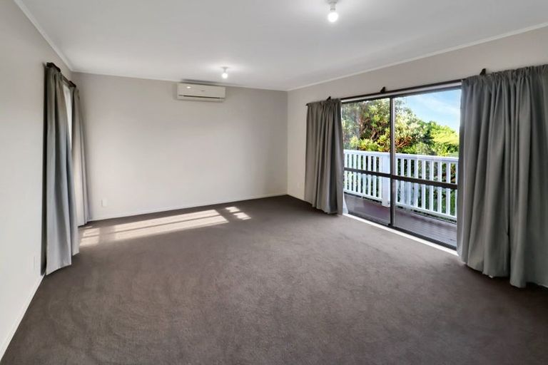 Photo of property in 87 Percy Dyett Drive, Karori, Wellington, 6012