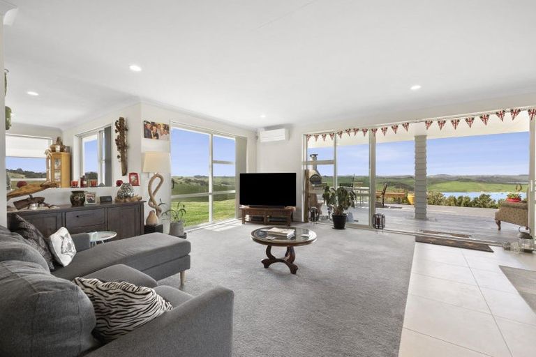 Photo of property in 281 Linton Road, Maungaturoto, 0583