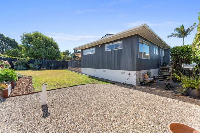 Photo of property in 22 Himalaya Drive, Half Moon Bay, Auckland, 2012