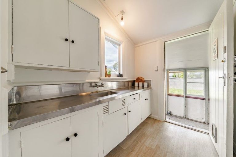 Photo of property in 8 Roxburgh Grove, Petone, Lower Hutt, 5012