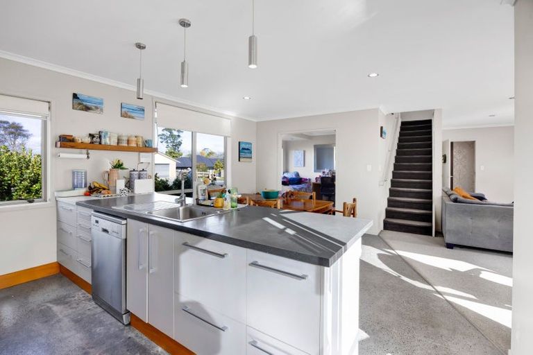 Photo of property in 17 Elizabeth Grove, Stratford, 4332