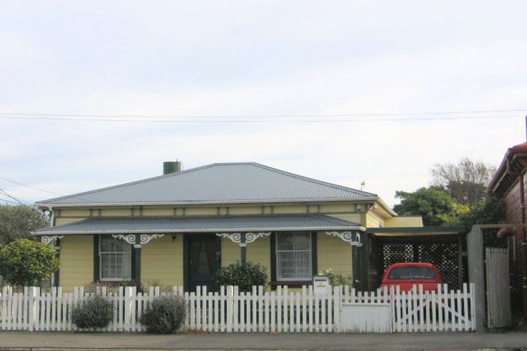 Photo of property in 2/17 Fitzherbert, Alicetown, Lower Hutt, 5010