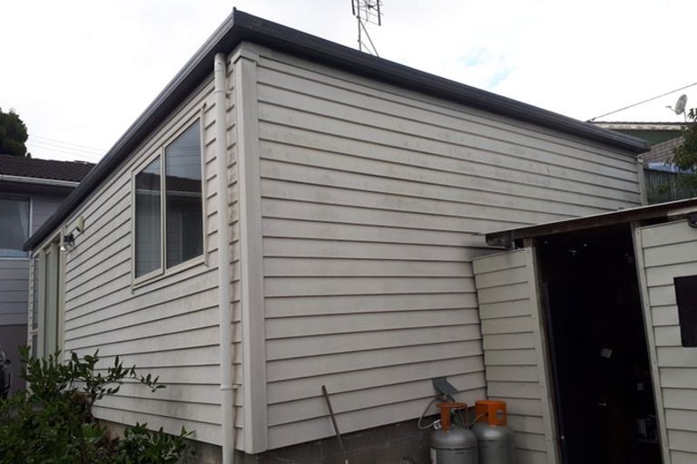 Photo of property in 144 Waimumu Road, Massey, Auckland, 0614