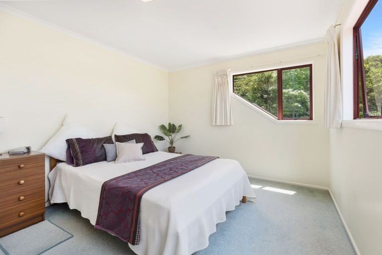 Photo of property in 297 Main Road, Tawa, Wellington, 5028