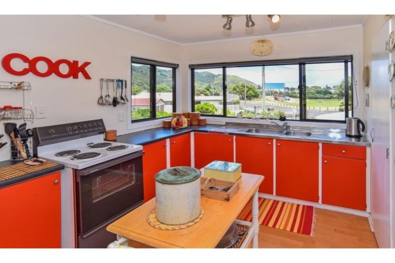 Photo of property in 38 Cordyline Road, Port Waikato, Tuakau, 2695