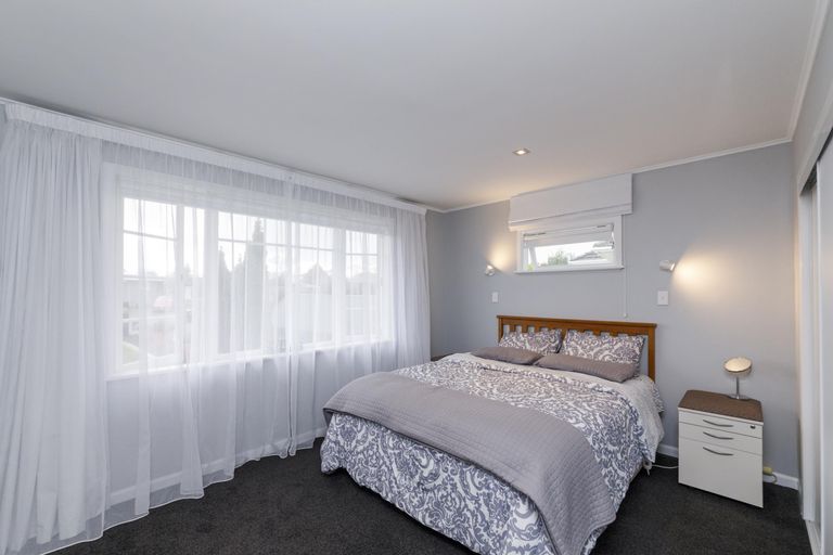 Photo of property in 10 Saint Albans Avenue, Hokowhitu, Palmerston North, 4410