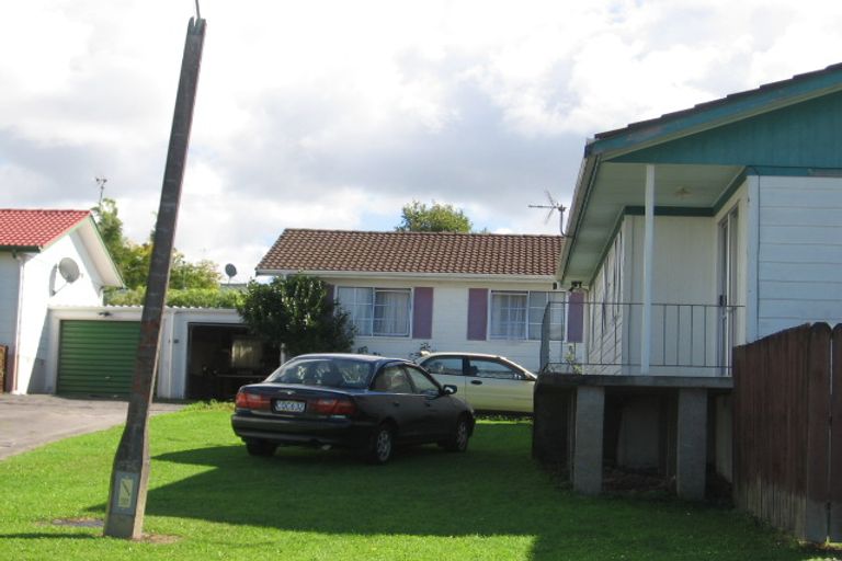 Photo of property in 4/14 Dalmatia Place, Henderson, Auckland, 0612