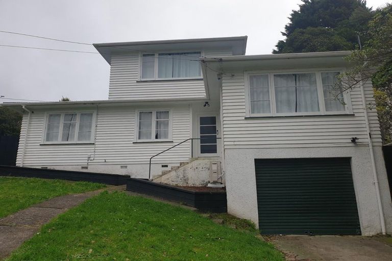 Photo of property in 100 Gear Terrace, Ranui, Porirua, 5024