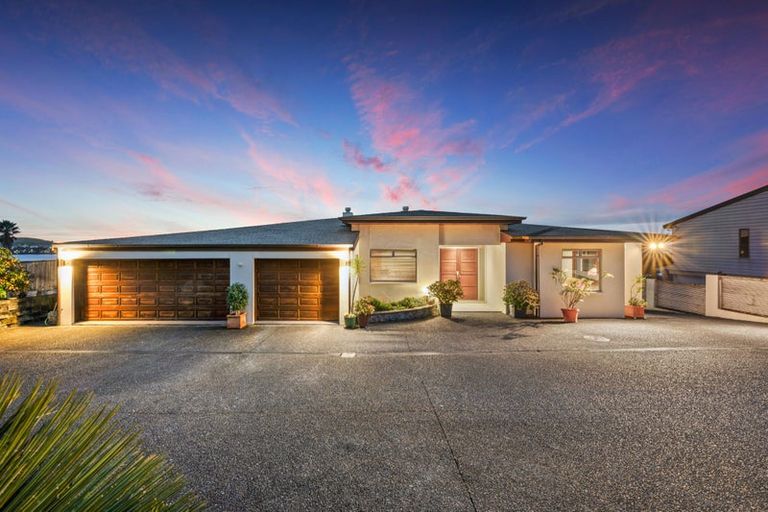 Photo of property in 2/22 Falstaff Place, Half Moon Bay, Auckland, 2012