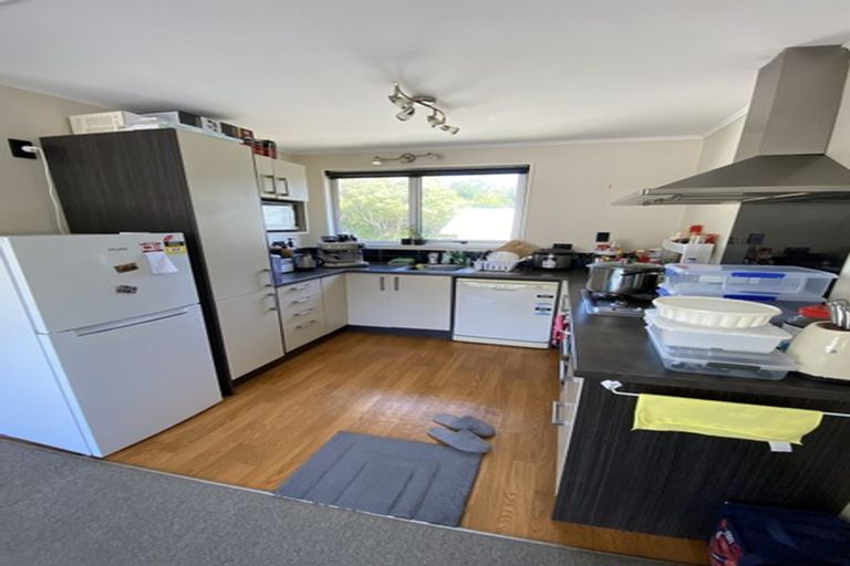 Photo of property in 169a Newlands Road, Newlands, Wellington, 6037