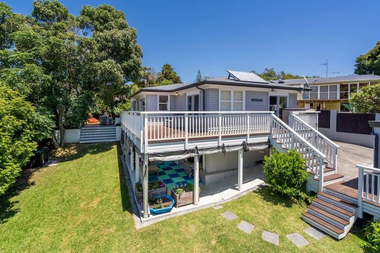 Photo of property in 8 Castleton Street, Birkdale, Auckland, 0626