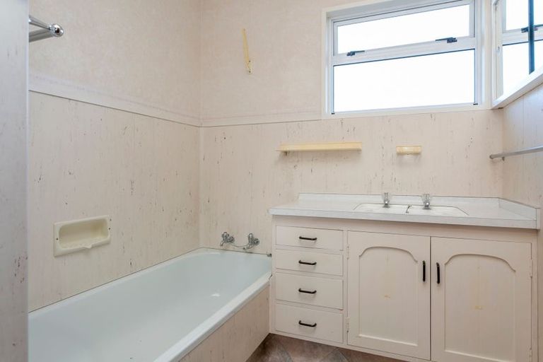 Photo of property in 23 Hammersmith Street, Richmond Heights, Taupo, 3330