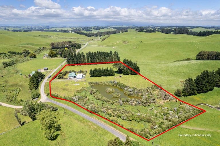 Photo of property in 321 Te Kakapo Valley Road, Dannevirke, 4978