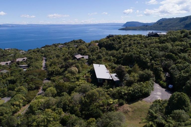 Photo of property in 45 Whakamoenga Point, Acacia Bay, Taupo, 3385
