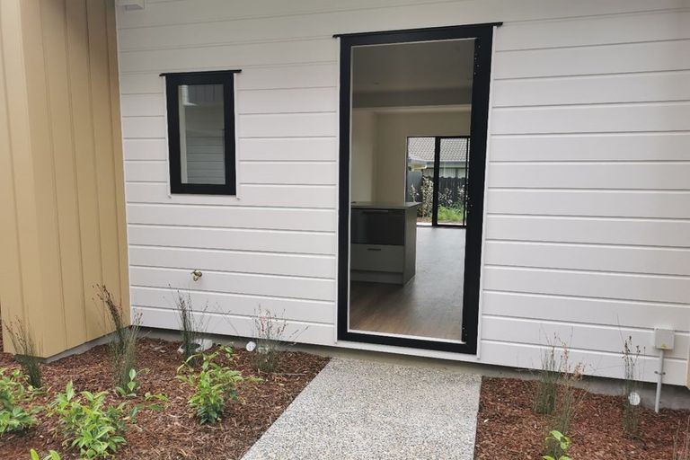 Photo of property in 6/47a Huntington Drive, Huntington Park, Auckland, 2013