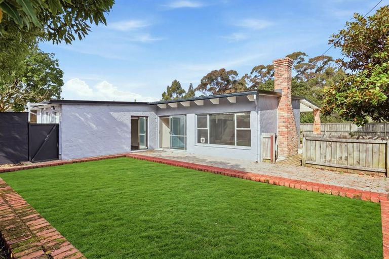 Photo of property in 49 Springs Road, Parakai, 0830