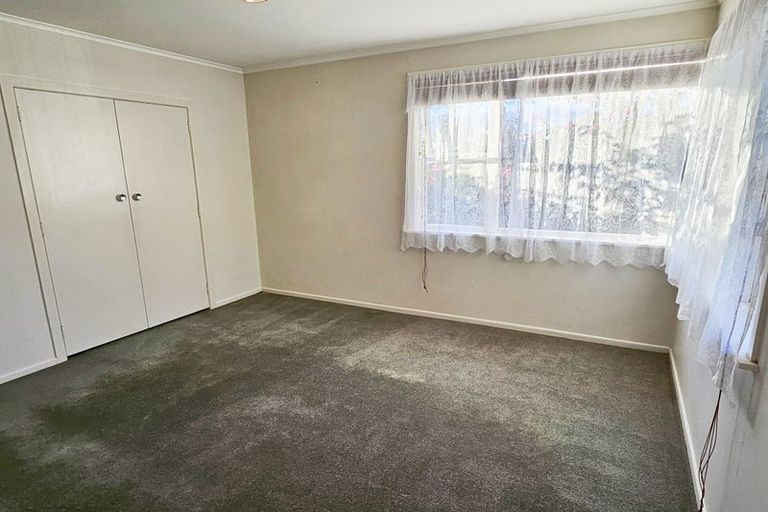 Photo of property in 440 East Coast Road, Windsor Park, Auckland, 0630
