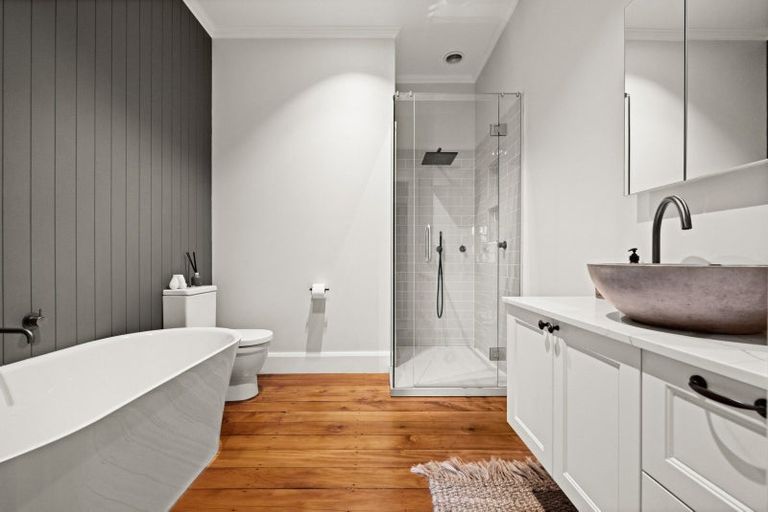 Photo of property in 127 Vigor Brown Street, Napier South, Napier, 4110